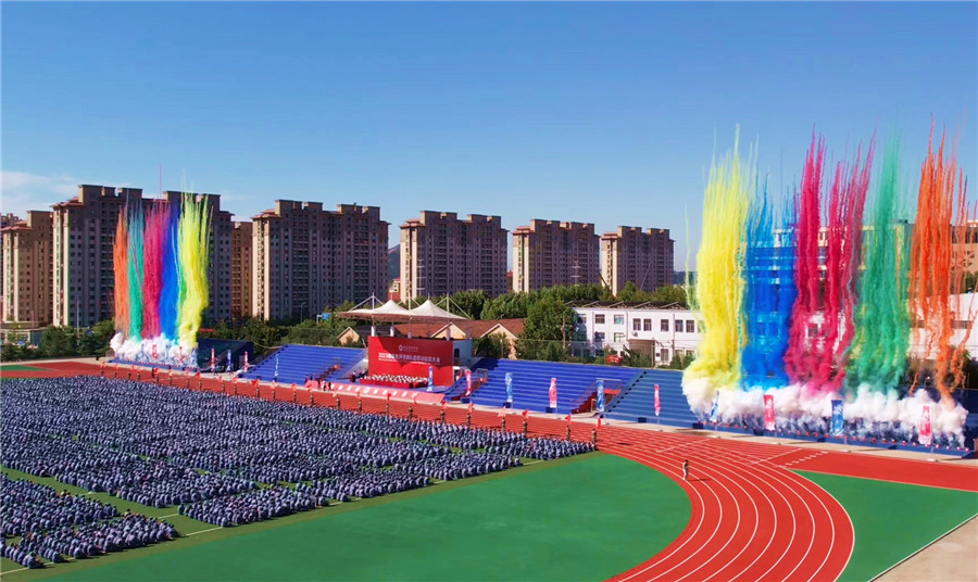 【半岛网】3200威尼斯vip2023级新生开学典礼暨军训动员大会隆重举行！